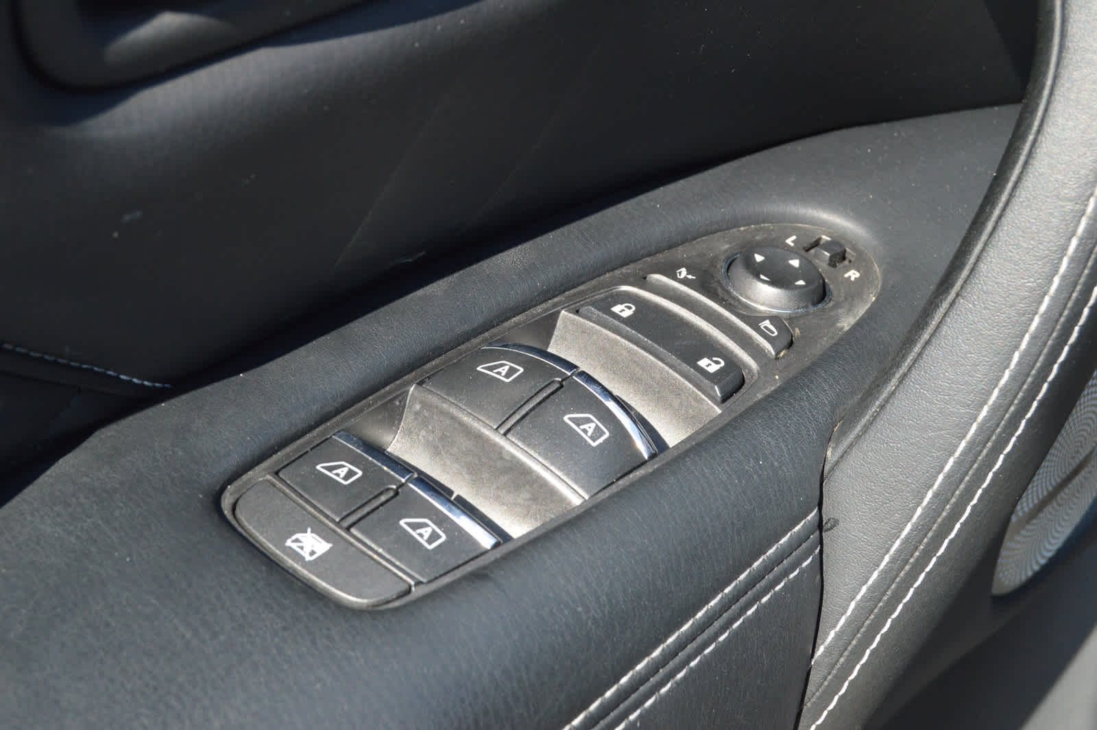 2022 Infiniti QX80 Sensory photo 19