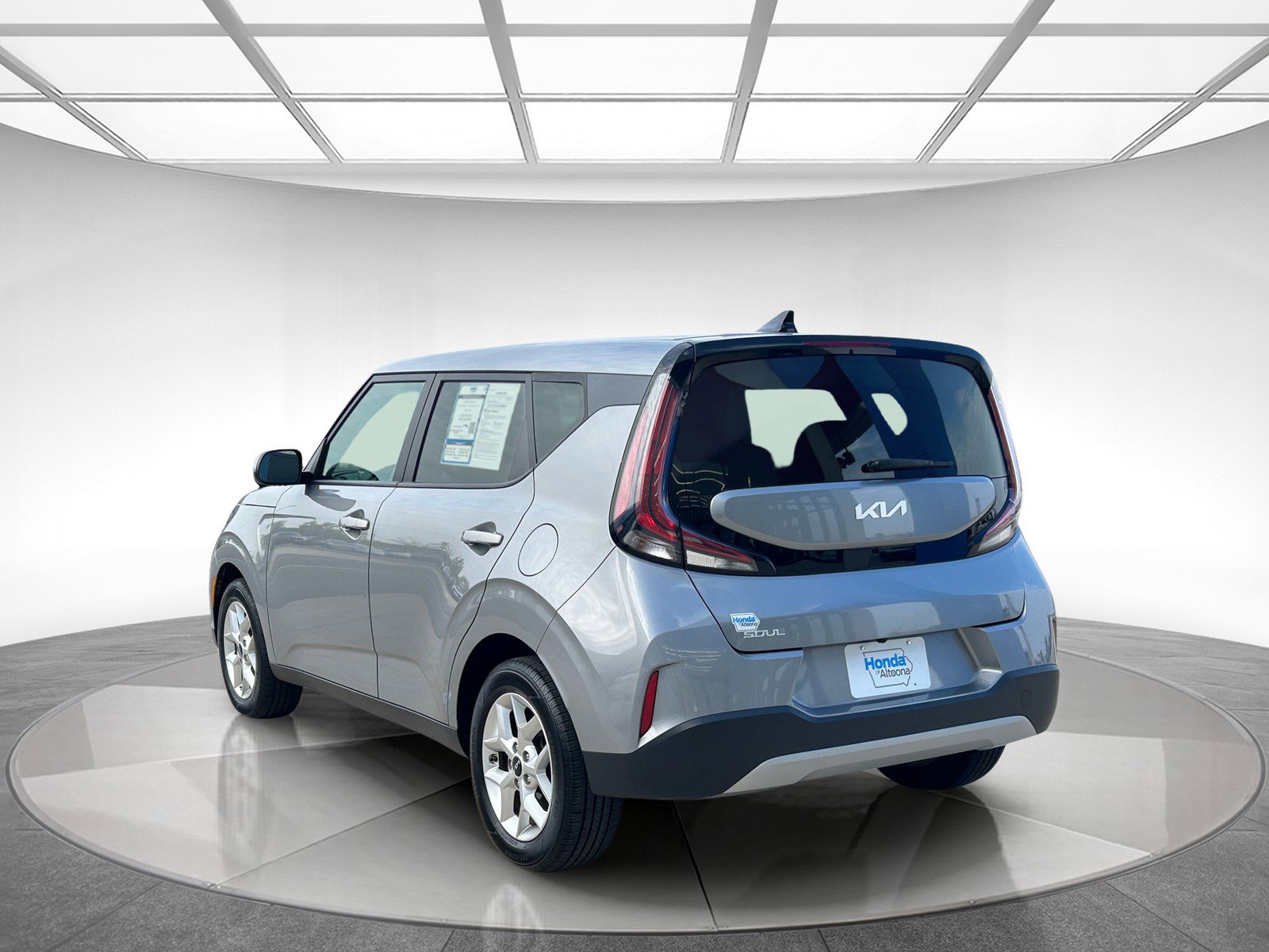 2023 Kia Soul LX photo 3