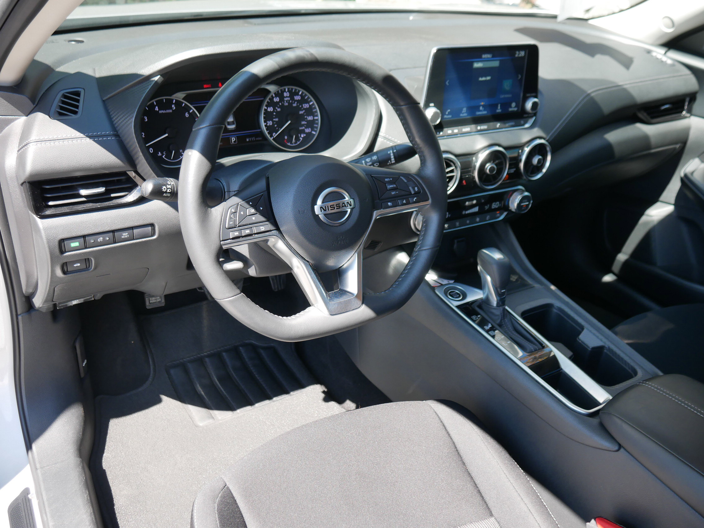 2023 Nissan Sentra SV photo 4