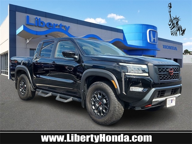 2023 Nissan Frontier PRO-4X's photo