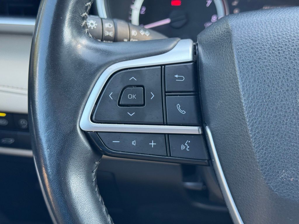 2023 Toyota Highlander XLE photo 29