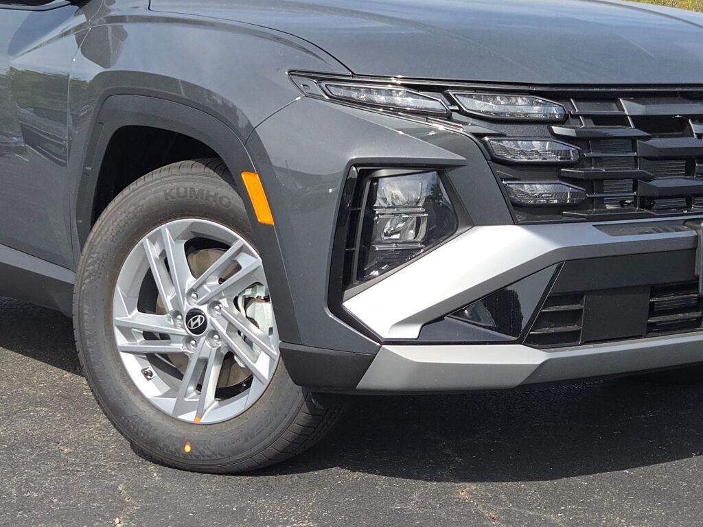 2026 Hyundai Tucson SE photo 2
