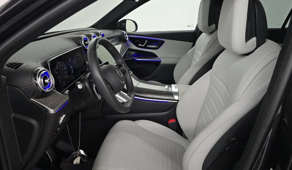 2025 Mercedes Benz GLC 350e 4MATIC photo 4