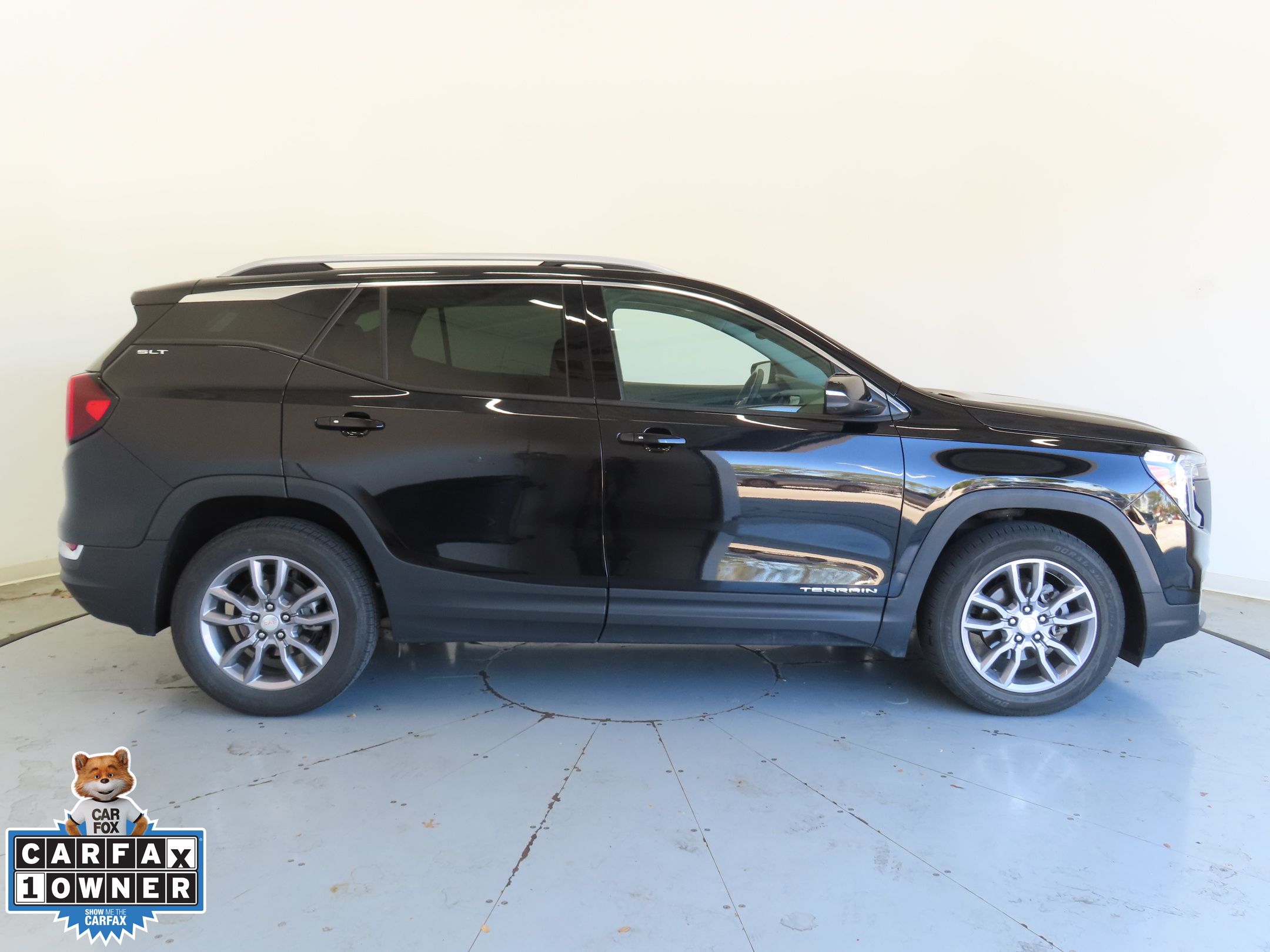 2024 Gmc Terrain SLT photo 2