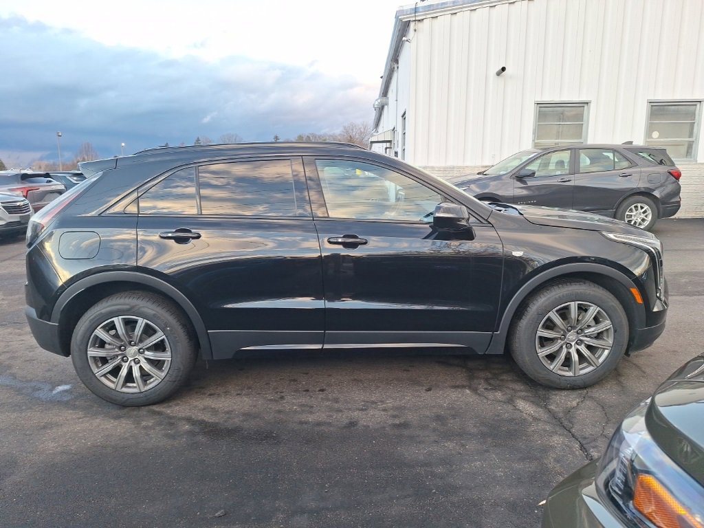 2023 Cadillac XT4 Sport photo 3