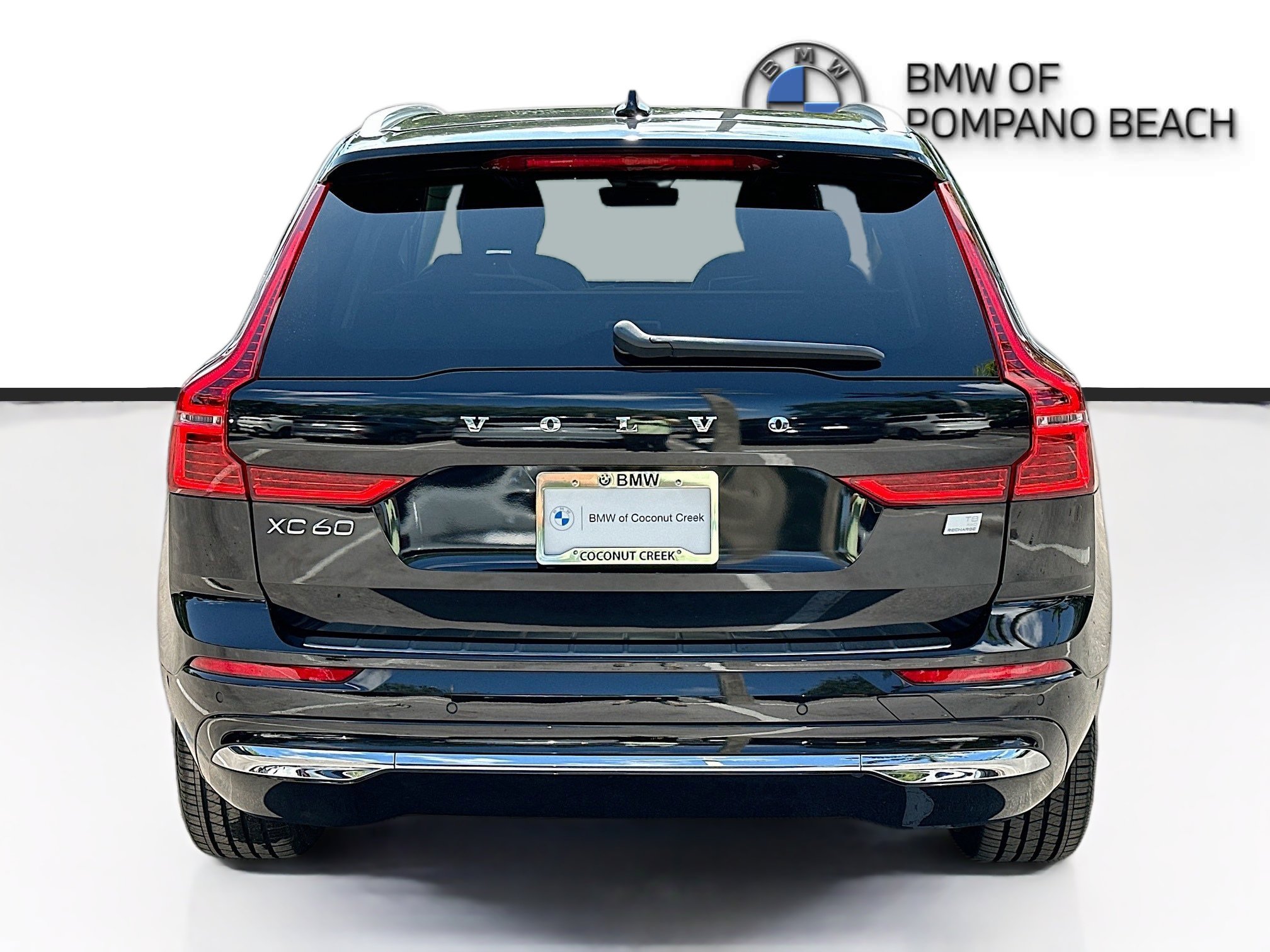 2022 Volvo XC60 Recharge Hybrid Inscription Expression photo 4