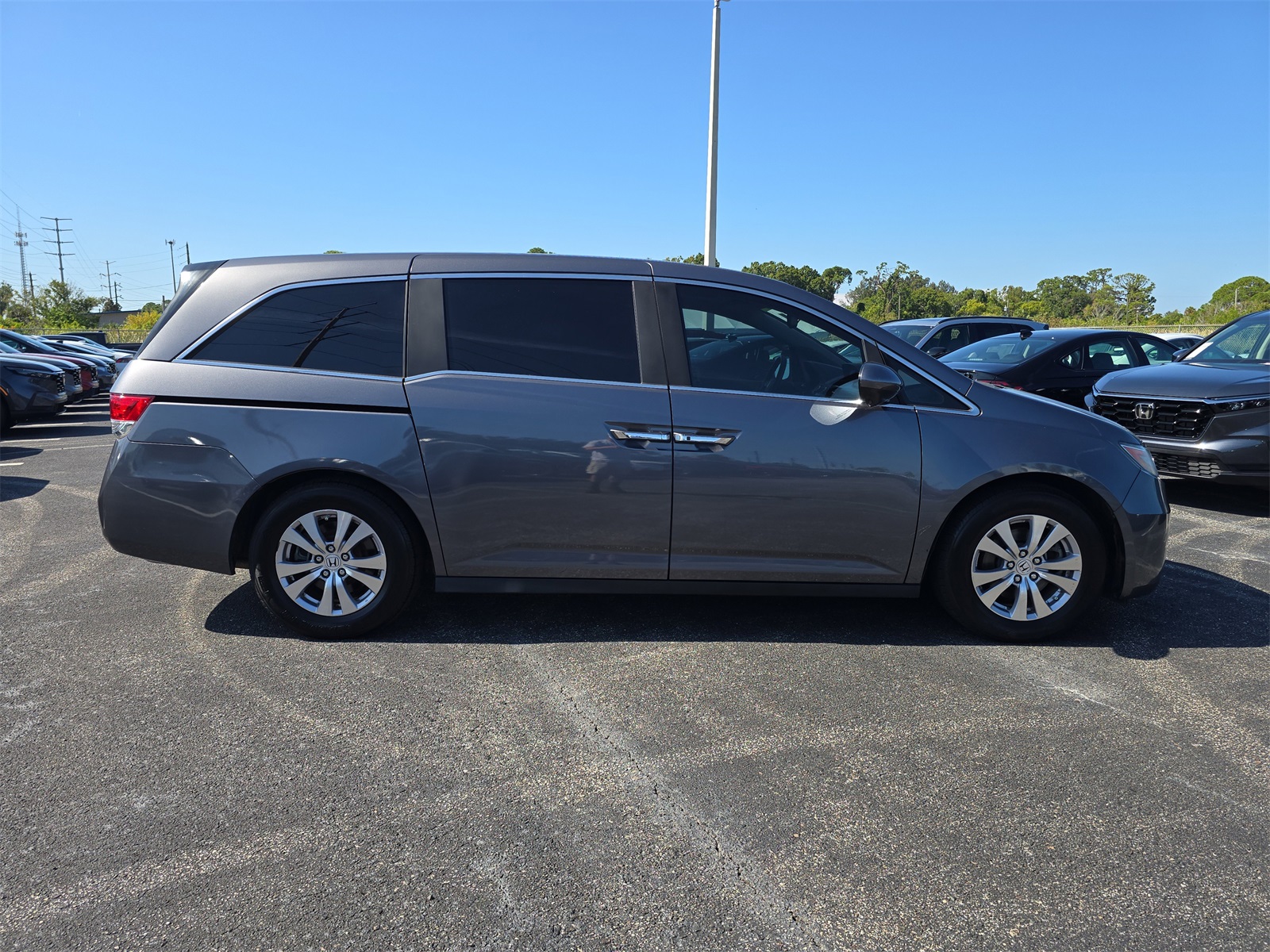 2016 Honda Odyssey EX-L photo 2