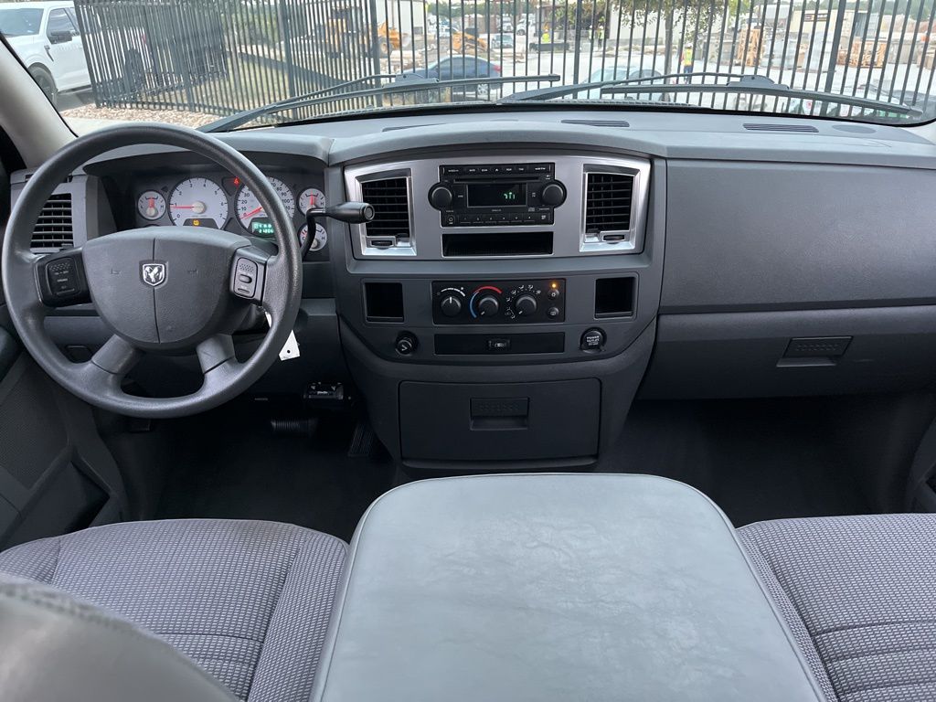 2008 Dodge Ram SLT photo 13