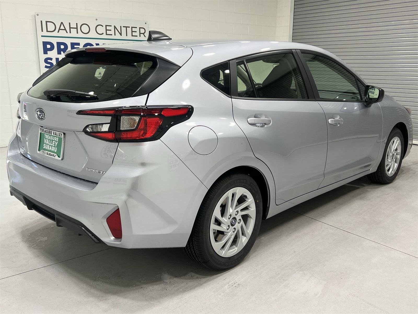 2025 Subaru Impreza Base photo 7