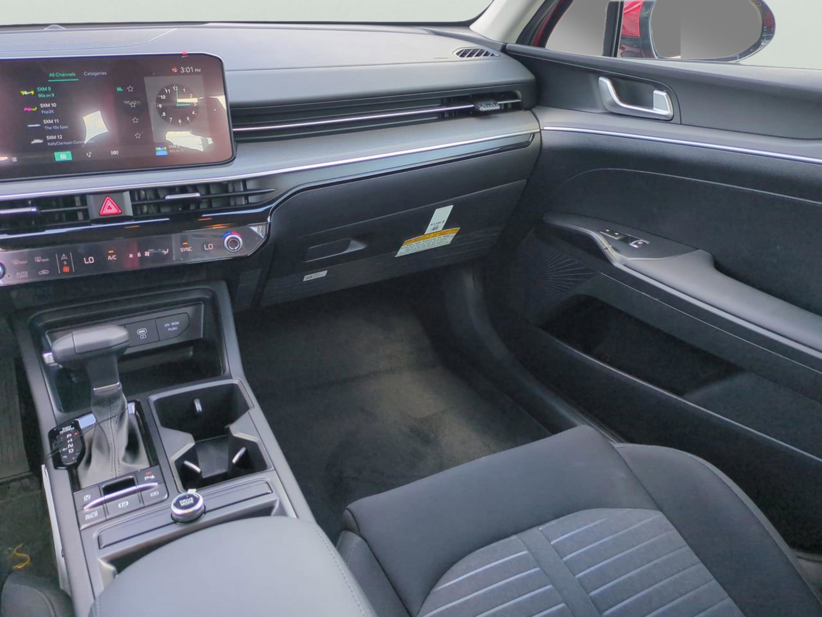 2025 Kia K5 LXS photo 26