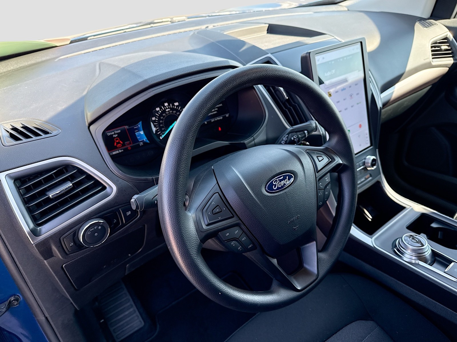2024 Ford Edge SE photo 9
