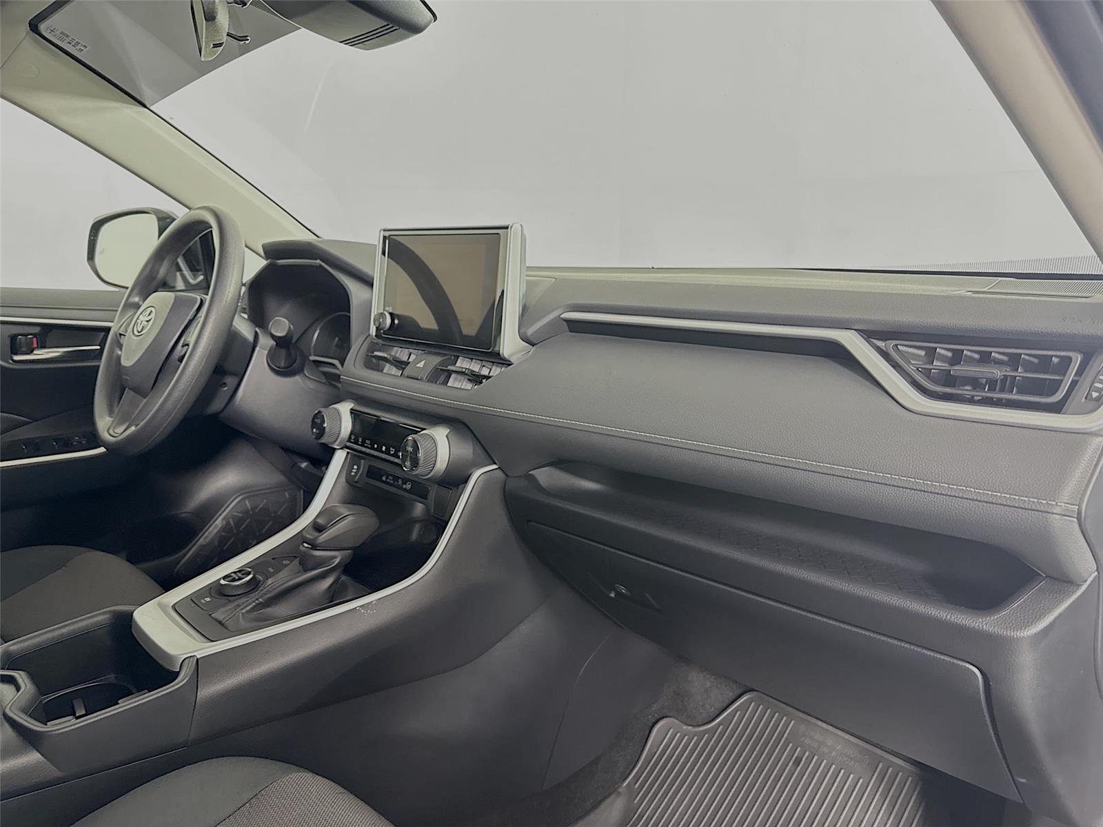 2024 Toyota RAV4 Hybrid XLE photo 41