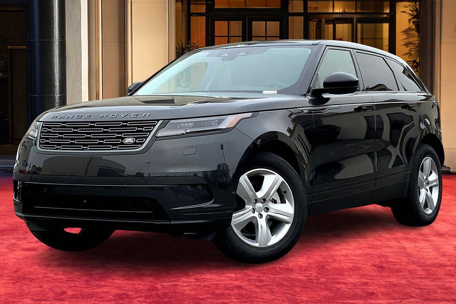 2025 Land Rover Range Rover Velar S's photo