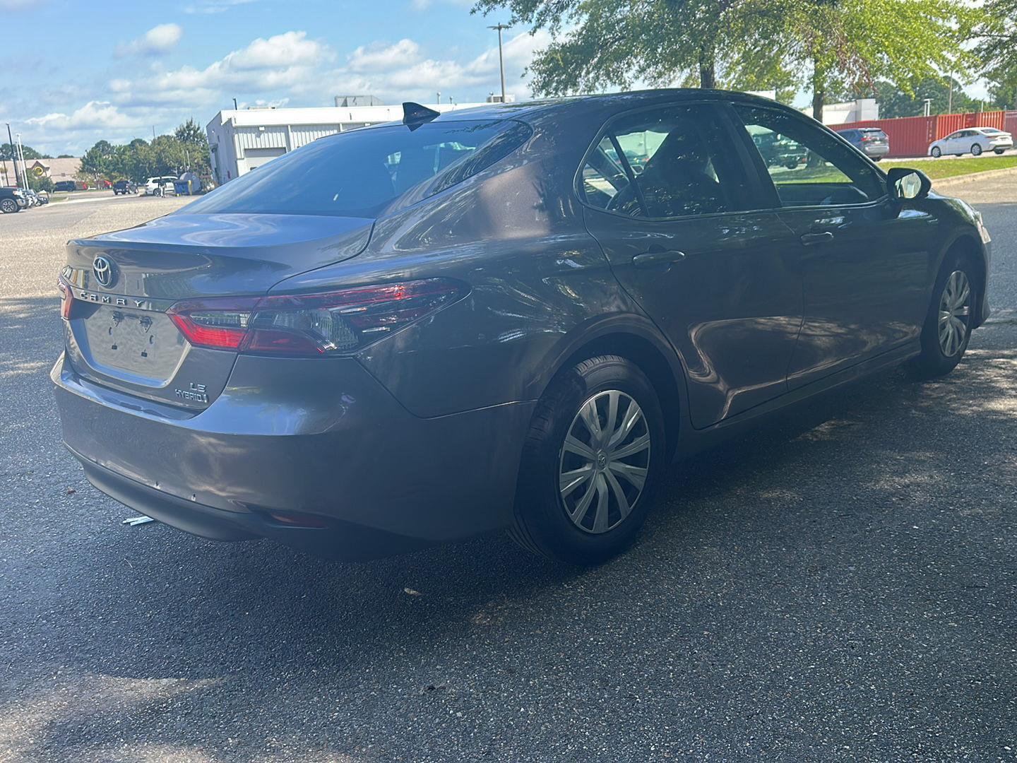 2021 Toyota Camry Hybrid LE photo 5