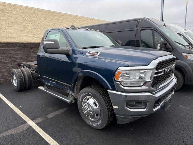2024 RAM Ram 3500 Chassis Cab Tradesman's photo