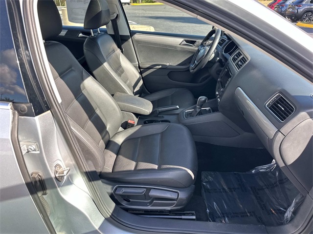 2015 Volkswagen Jetta 1.8T SE photo 16