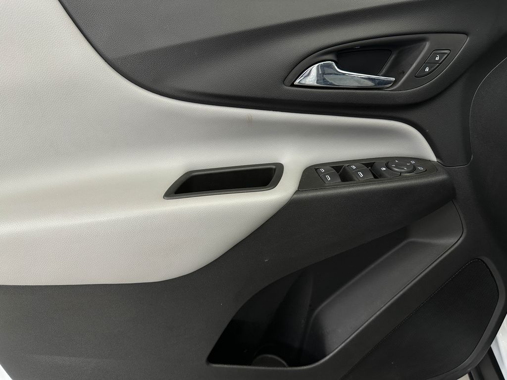 2022 Chevrolet Equinox LS photo 19