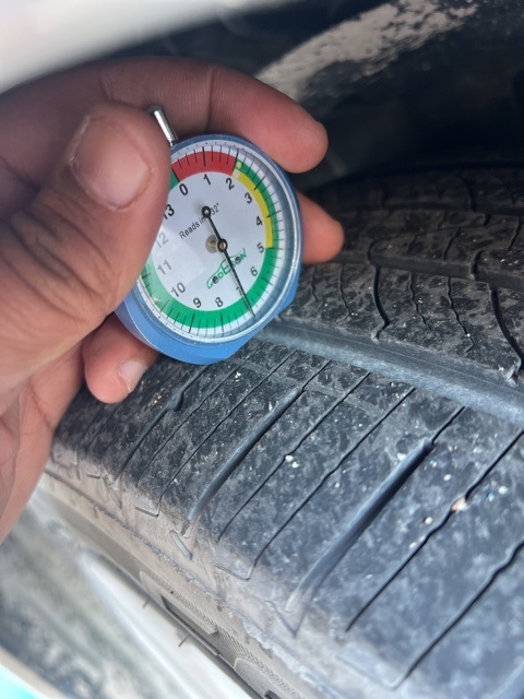 2017 Toyota Prius Three's photo