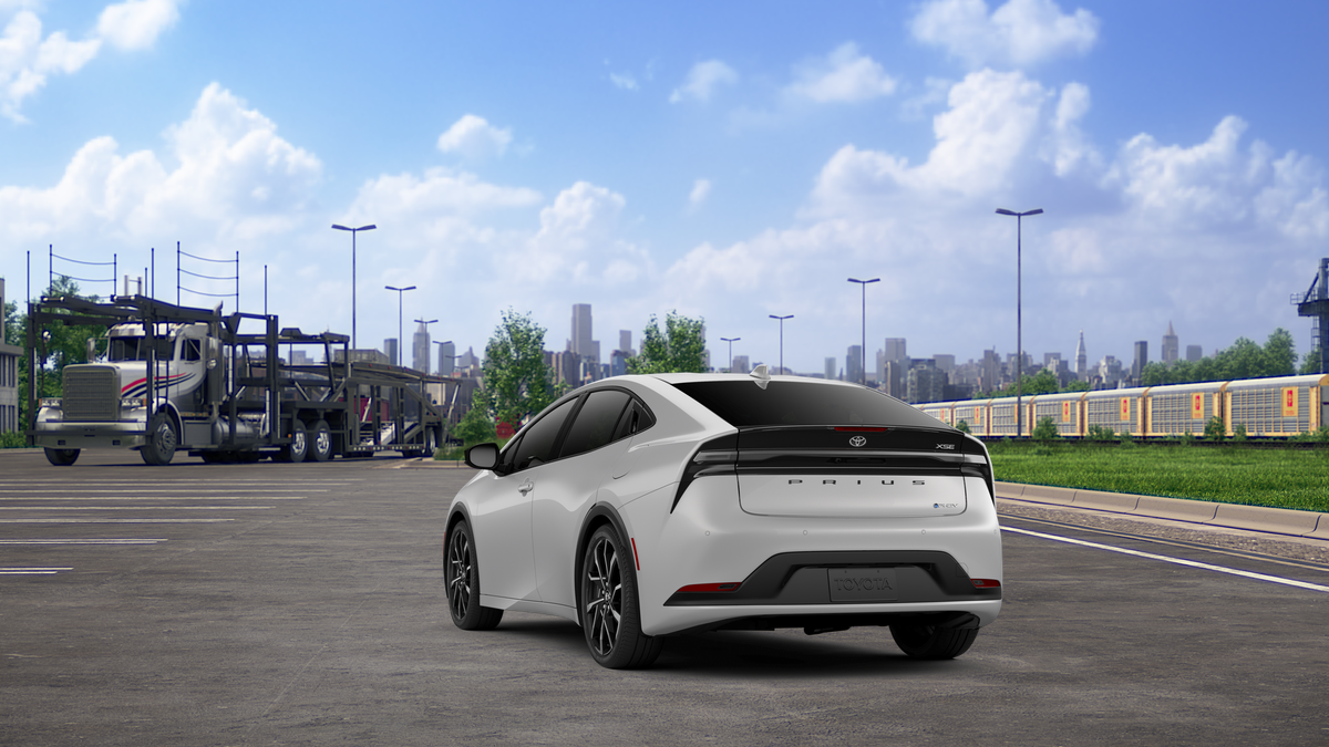 2026 Toyota Prius Plug-in Hybrid XSE photo 7