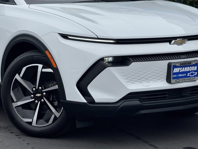 2026 Chevrolet Equinox LT photo 3