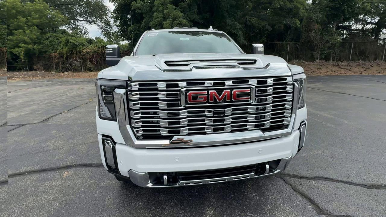2026 Gmc Sierra 2500 HD Denali photo 3