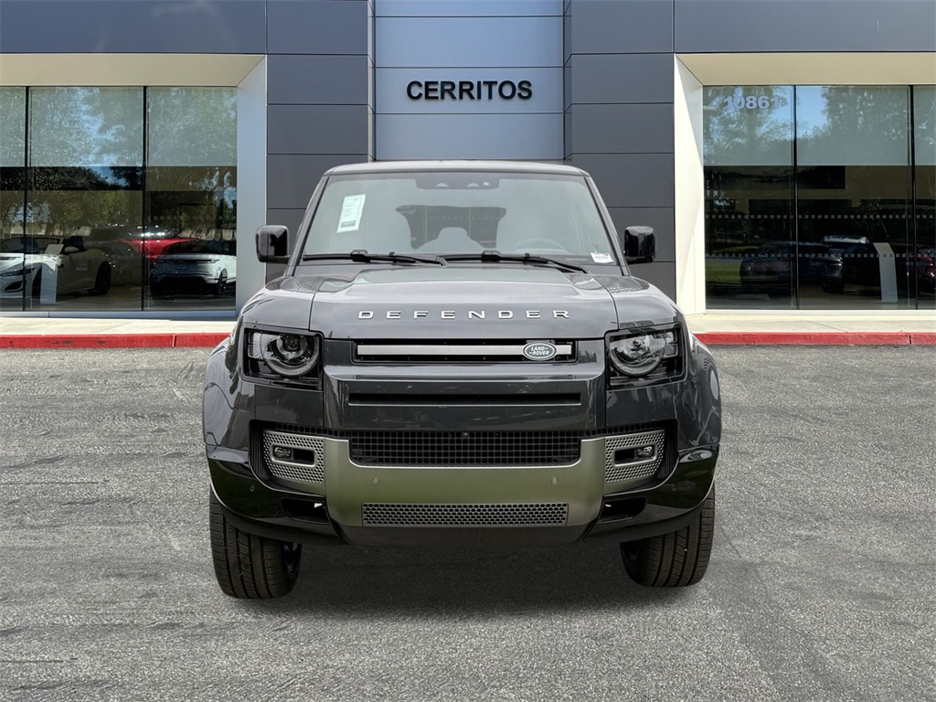 2025 Land Rover Defender 110 X-Dynamic SE photo 2