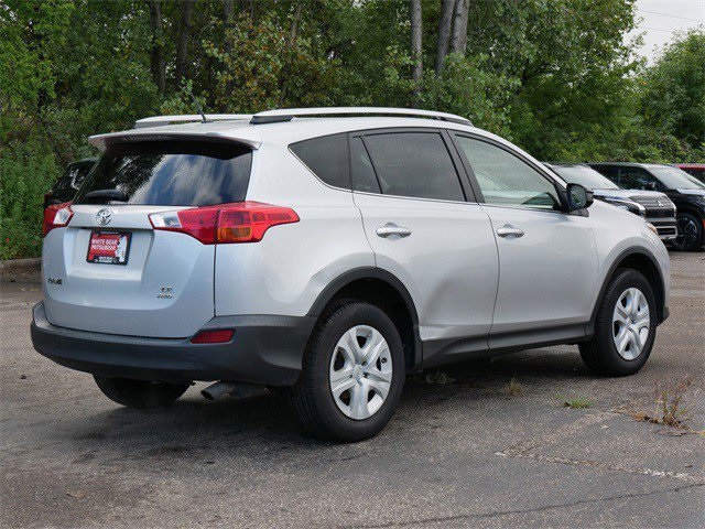 2014 Toyota RAV4 LE photo 6
