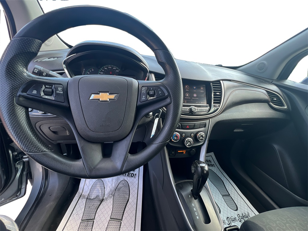 2020 Chevrolet Trax LS photo 17