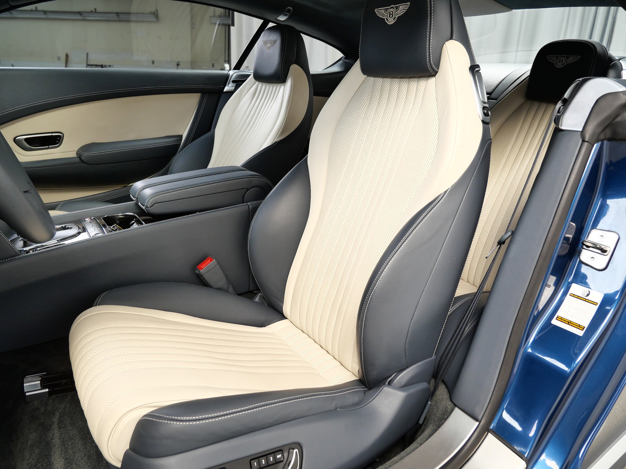 2016 Bentley Continental GT V8 S photo 2
