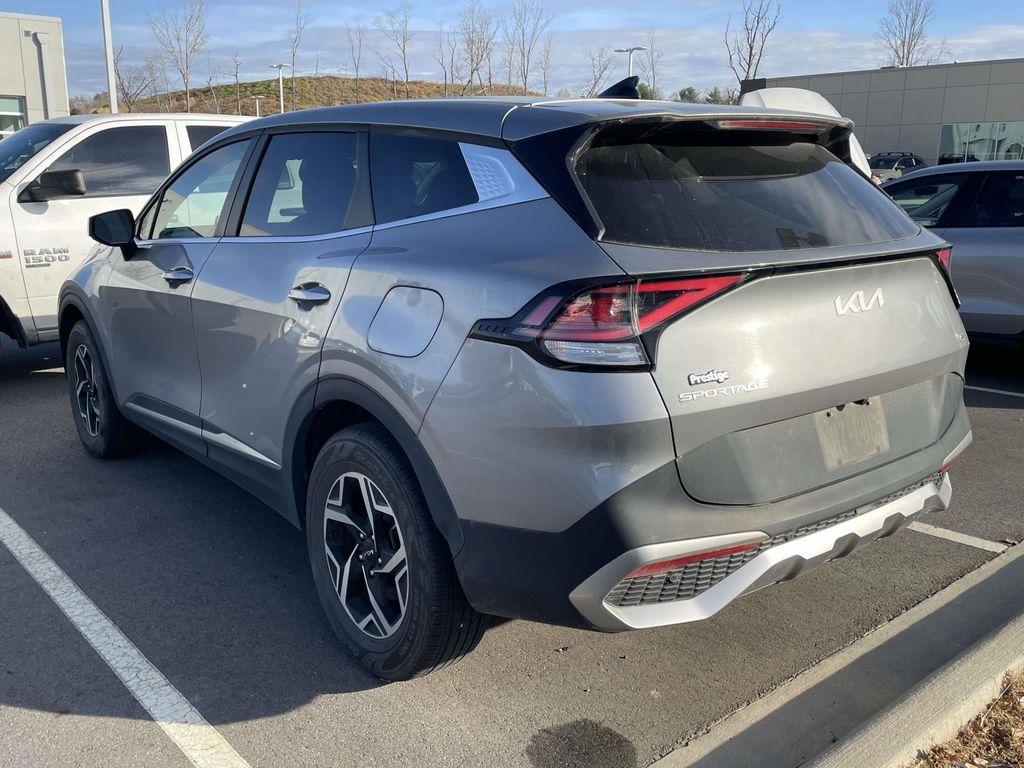 2023 Kia Sportage LX photo 3
