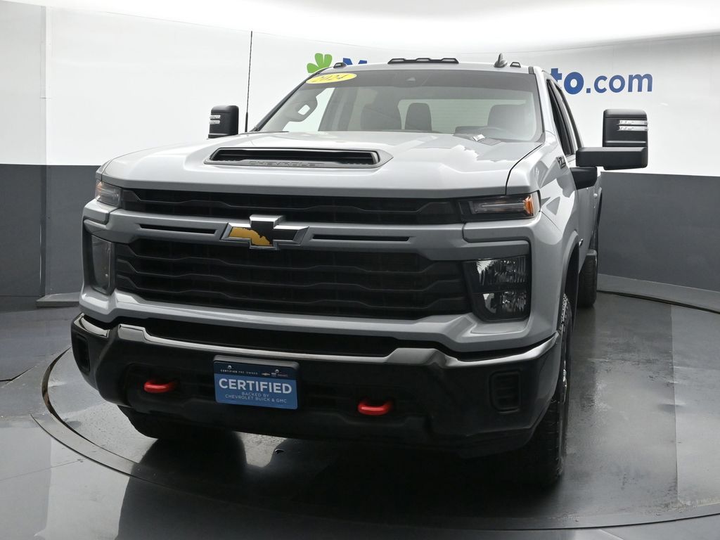 2024 Chevrolet Silverado 2500HD Custom photo 3