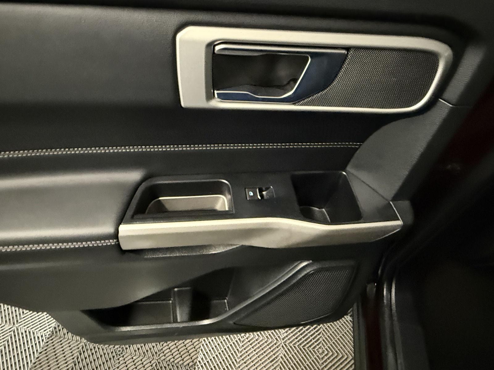 2022 Ford Explorer XLT photo 29