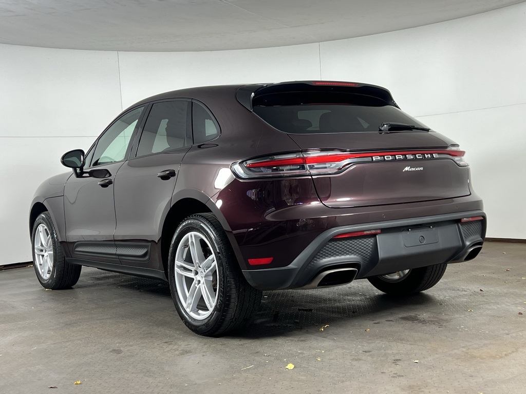 2024 Porsche Macan T photo 3