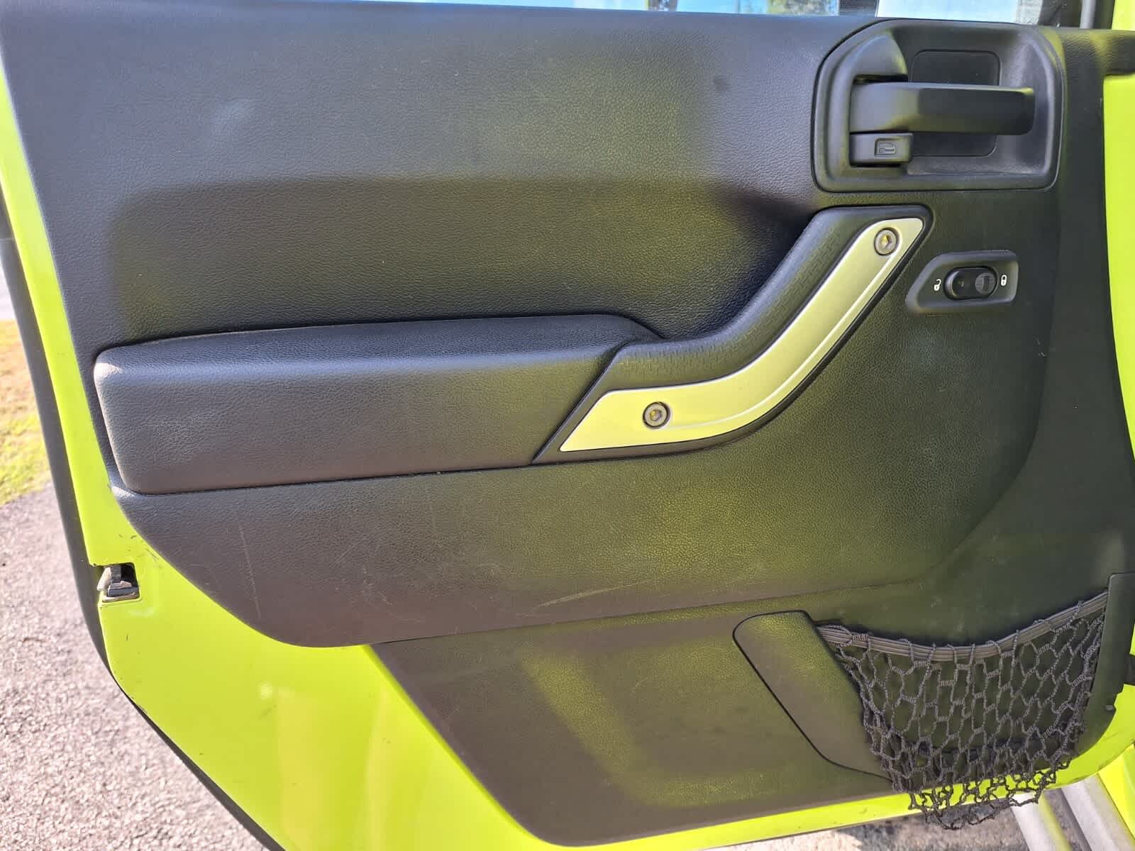 2016 Jeep Wrangler Unlimited Sahara photo 21