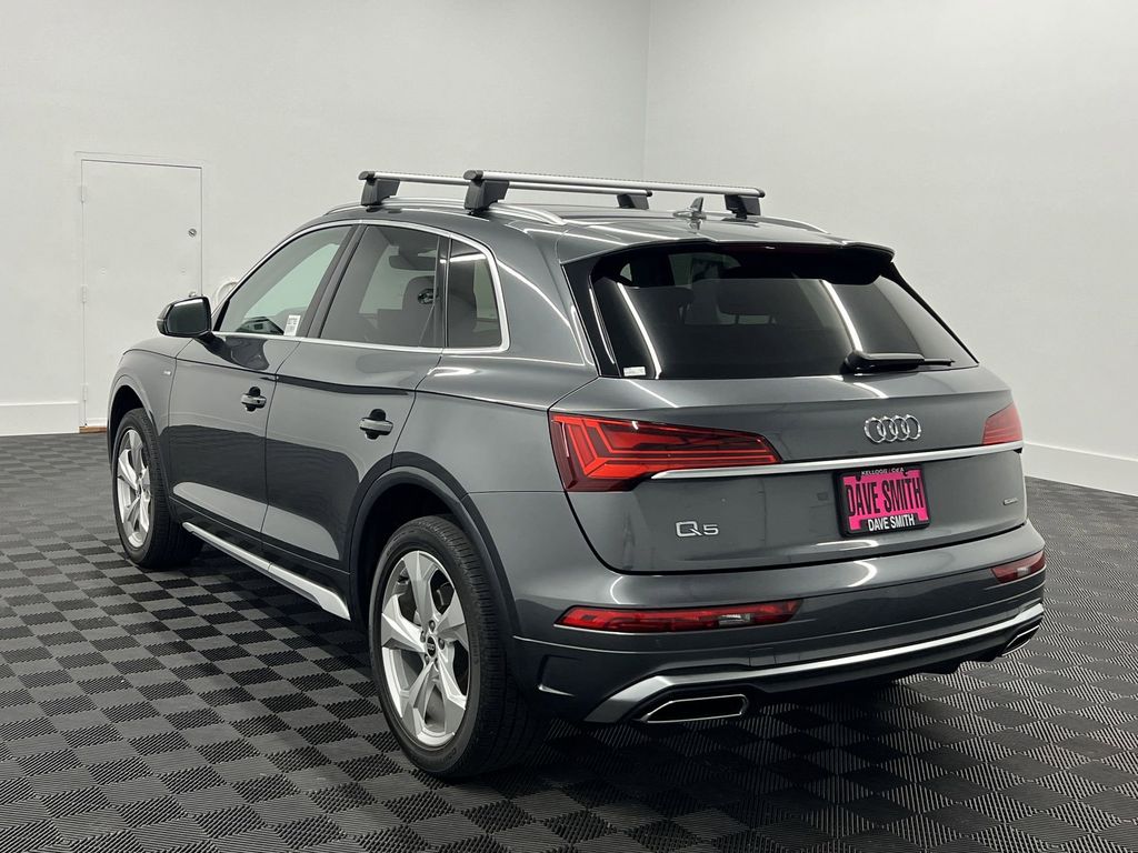 2022 Audi Q5 45 S line Premium Plus photo 3
