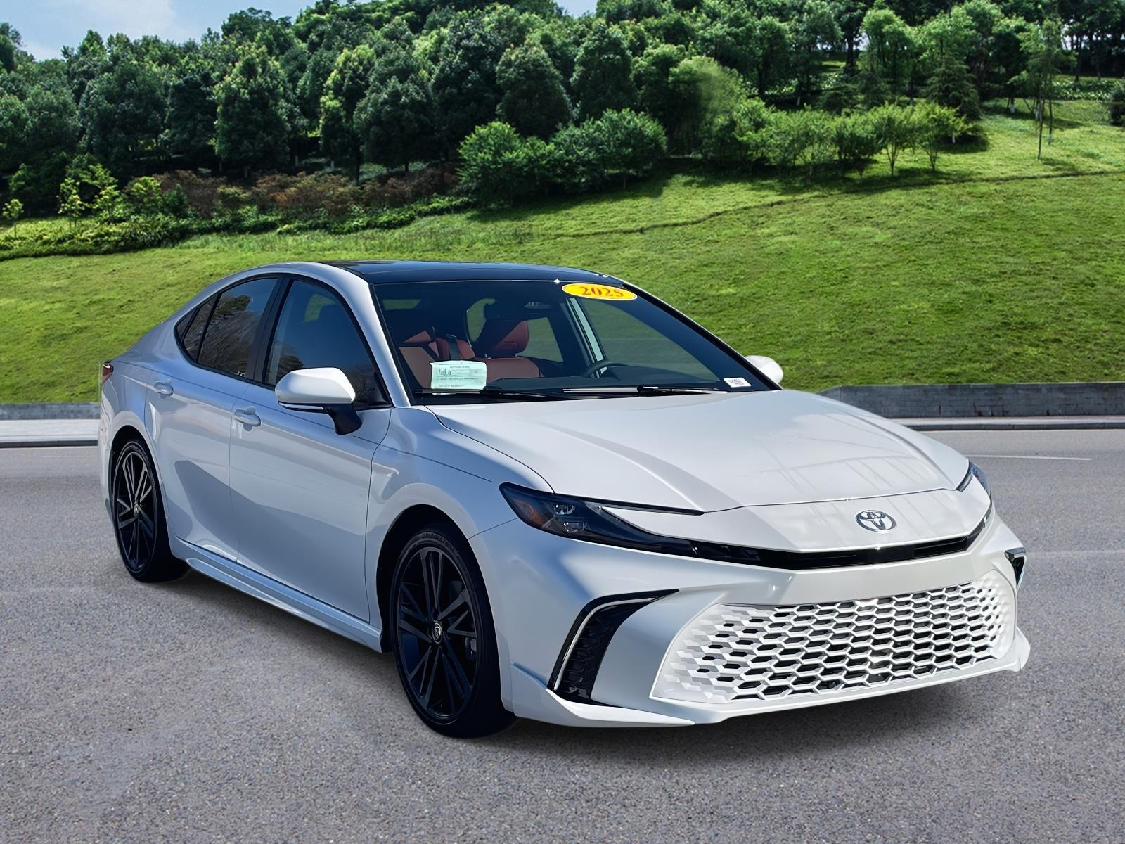 2025 Toyota Camry XSE's photo