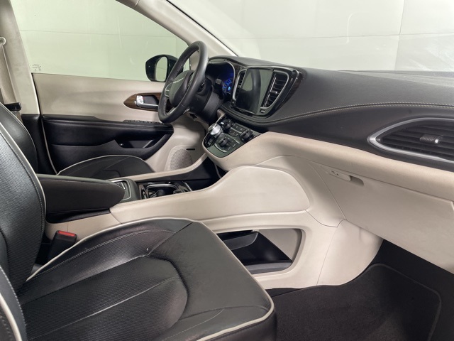 2022 Chrysler Pacifica Hybrid Limited photo 13