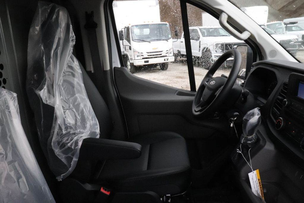 2025 Ford Transit photo 9