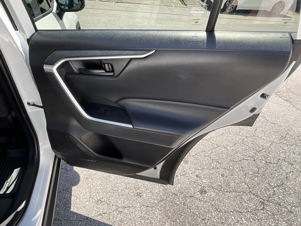 2022 Toyota RAV4 LE photo 22