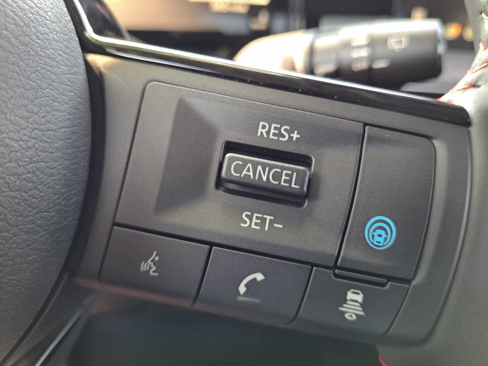 2026 Nissan Kicks SR photo 13