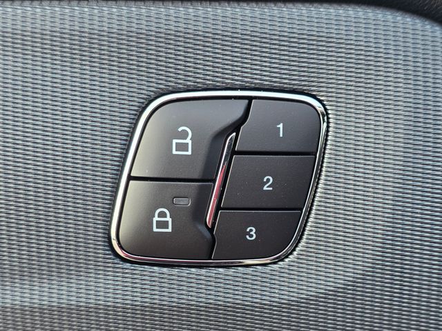2025 Ford Explorer ST photo 7