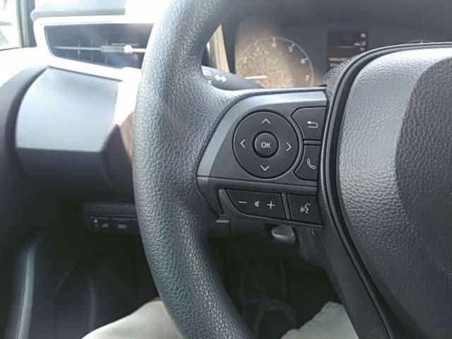 2025 Toyota Corolla LE photo 7
