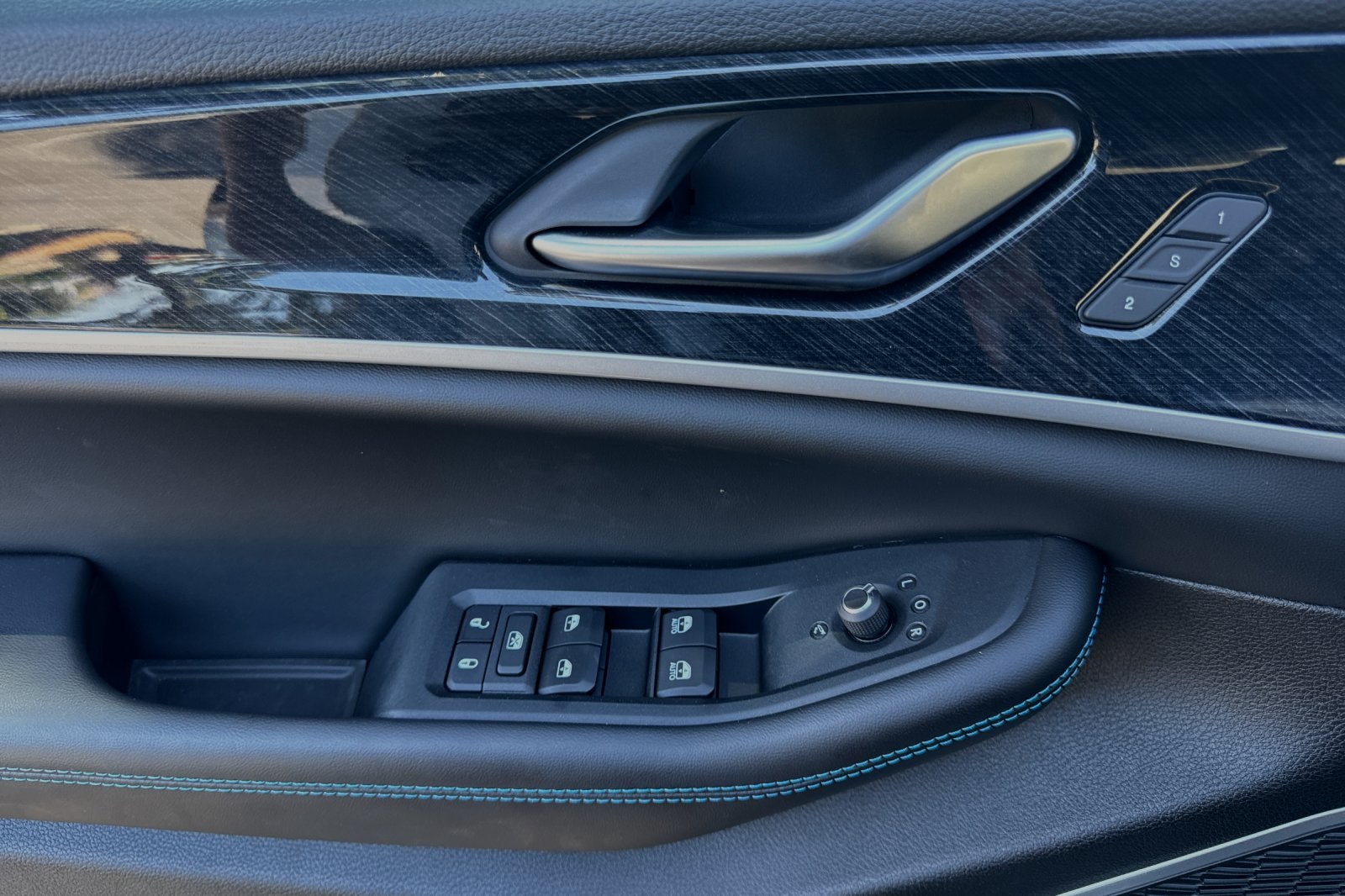 2023 Jeep Grand Cherokee Trailhawk 4xe photo 10