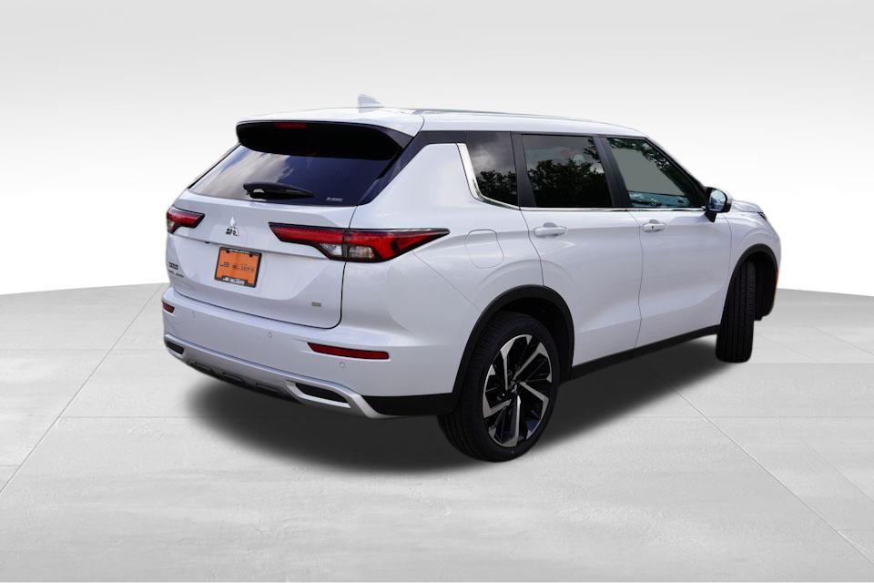 2024 Mitsubishi Outlander SE photo 4