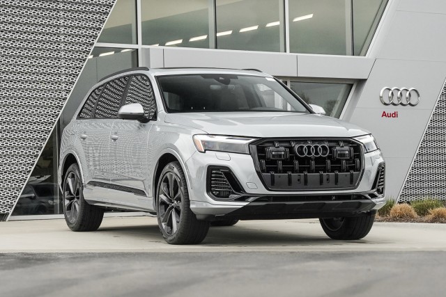 2025 Audi Q7 Premium Plus