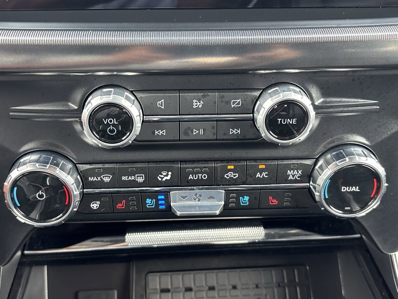 2024 Ford F-150 Platinum photo 21