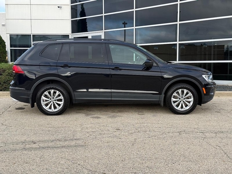2020 Volkswagen Tiguan S photo 2