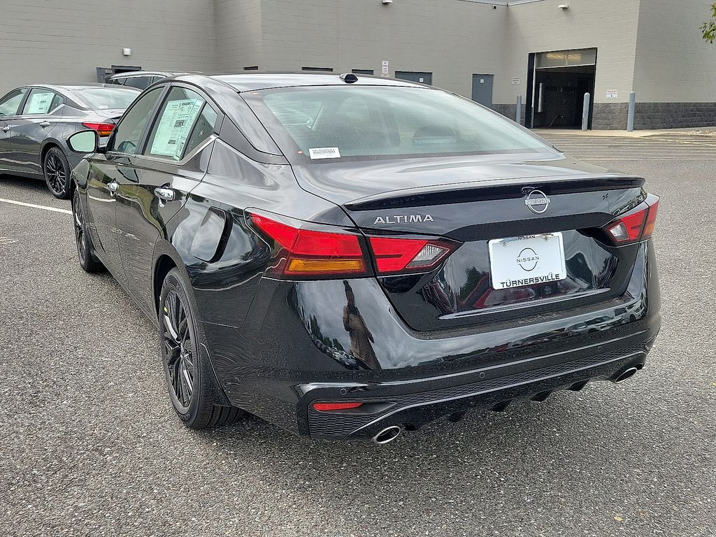 2025 Nissan Altima 2.5 SV photo 2