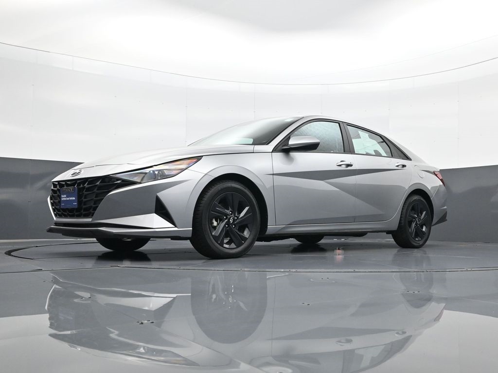 2023 Hyundai Elantra SEL photo 21