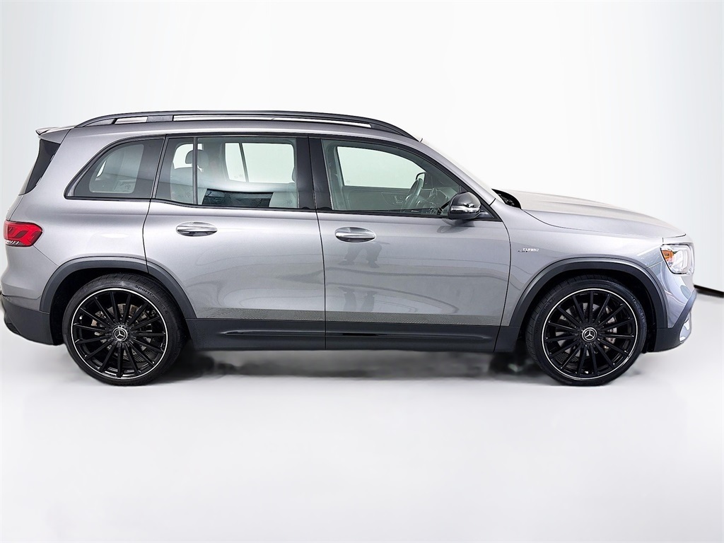 2023 Mercedes Benz GLB 35 AMG photo 2